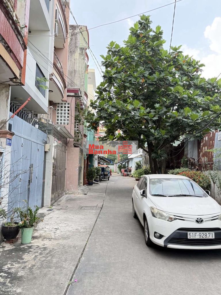 NHÀ ĐẸP GẦN TRƯỜNG HƯNG VIỆT - LẠC LONG QUÂN - CÁCH HẺM Ô TÔ 15M