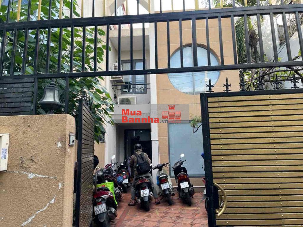 nhà đẹp sát sân bay