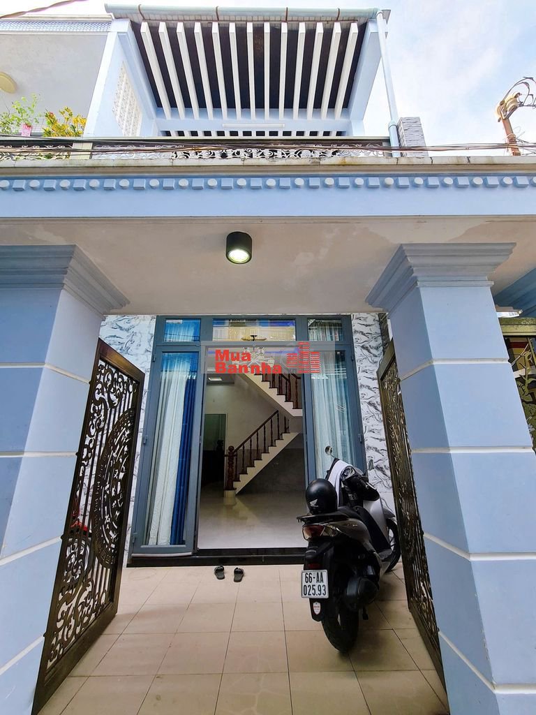 BÁN NHÀ LẦU ĐÚC MỚI ĐẸP, HOÀN CÔNG, NẰM KẾ TRƯỜNG CAO ĐẲNG KT