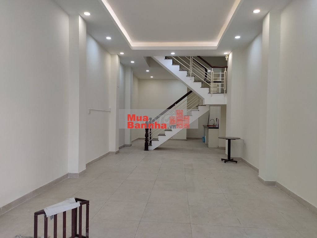 BÁN NHÀ ĐƯỜNG PHẠM VĂN HAI, 3 TẦNG, NGANG 4M, 4P5WC, NGAY CHỢ