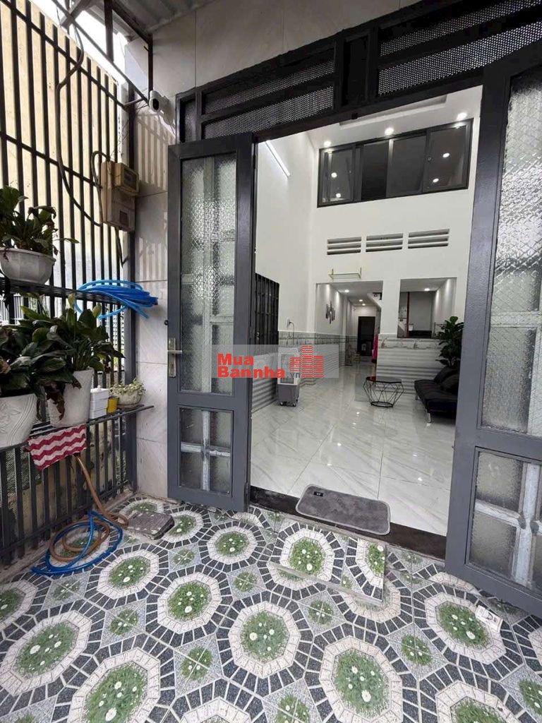 Nhà 2 tầng sạch đẹp ở ngay,hẻm ôtô thông đường Huỳnh Thị Hai
