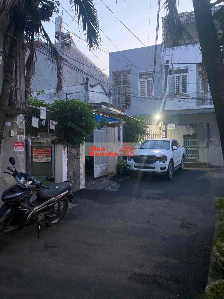 Bán gấp nhà cấp 4 cũ thuận tiện xây mới ngay đường số 8 Linh Xuân