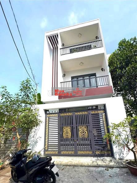 Nhà 3 tầng, hẻm xe hơi, P. Long Trường Quận 9 giá chỉ hơn 4tỷ/55m2