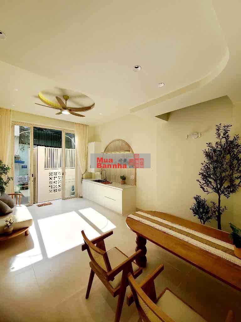 GIÁP KHU TÊN LỬA - XE HƠI NGỦ NHÀ - FULL NỘI THẤT VIP - NHÀ MỚI Ở NGAY