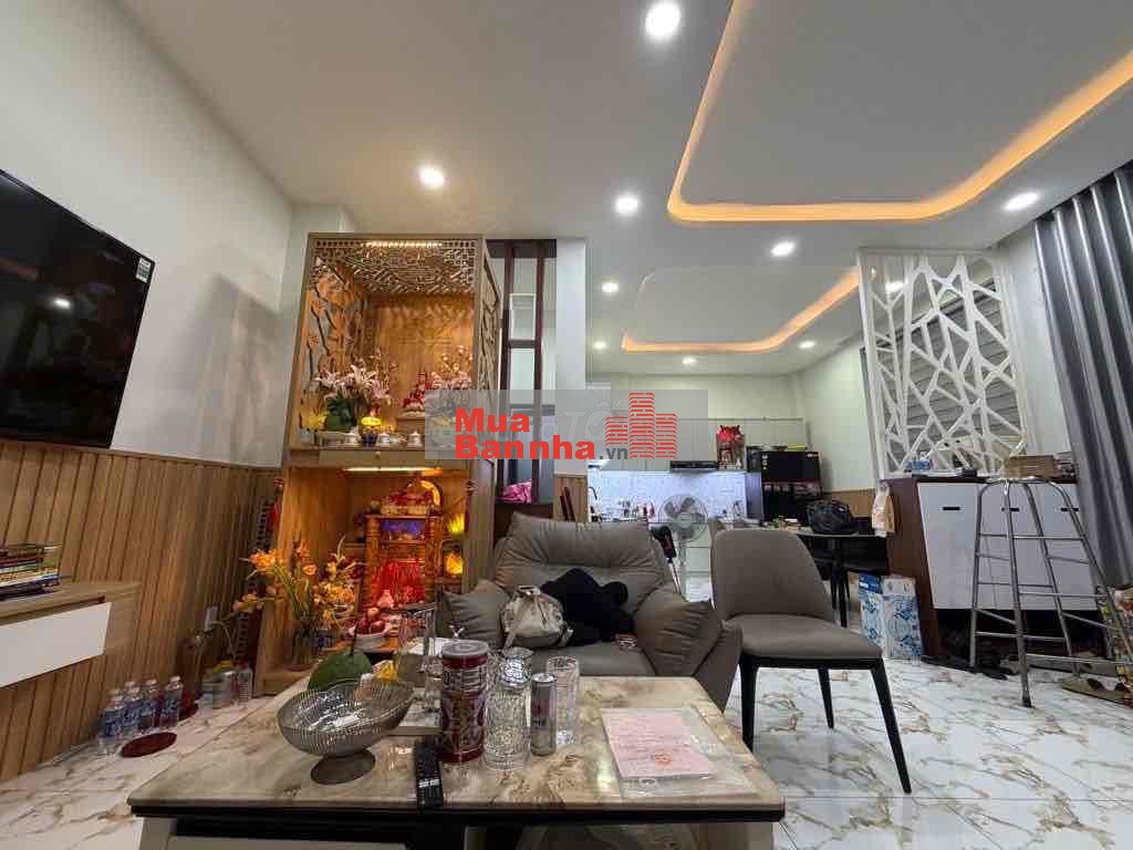 HOT , NGANG LỚN , HIẾM 8M NGAY LÊ THÚC HOẶCH