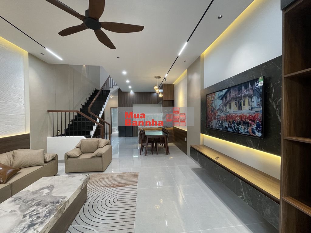 Bán nhà 3 tầng 4 PN đường 10.5m Thanh Hoá