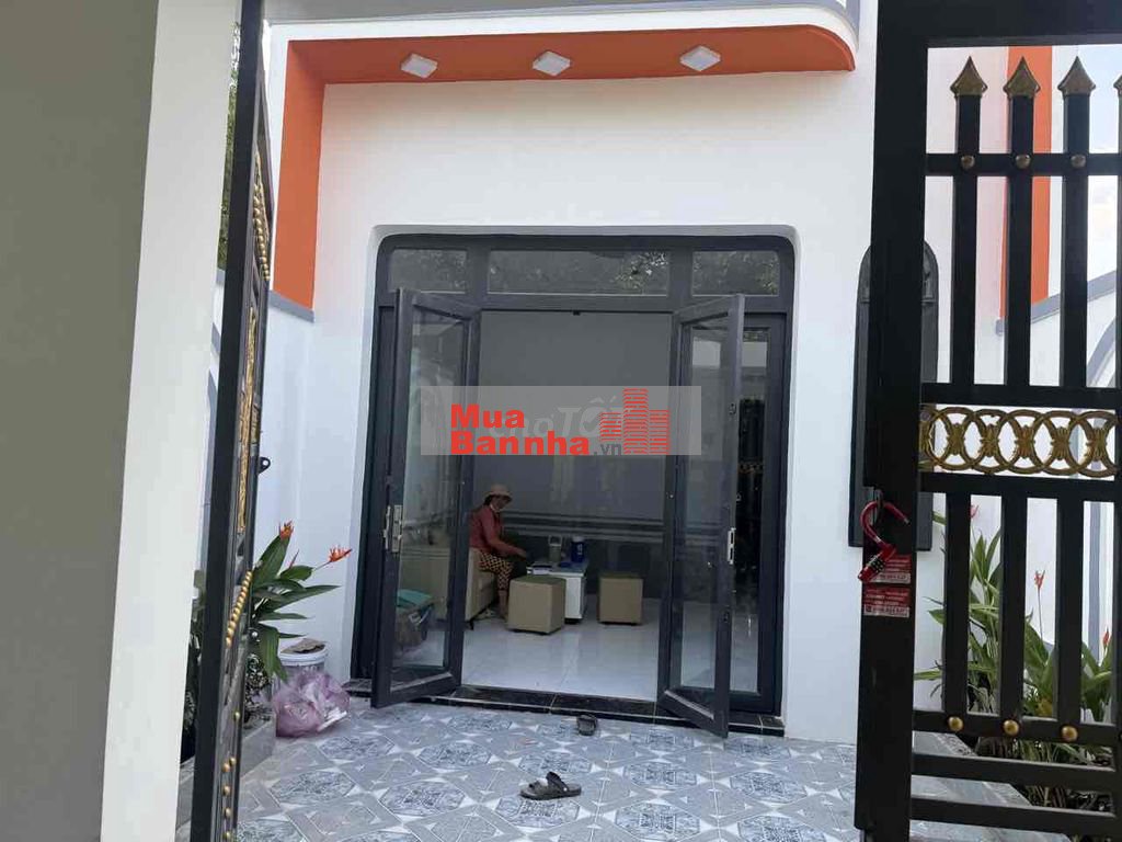 bán nhà mới mua còn mới 100%