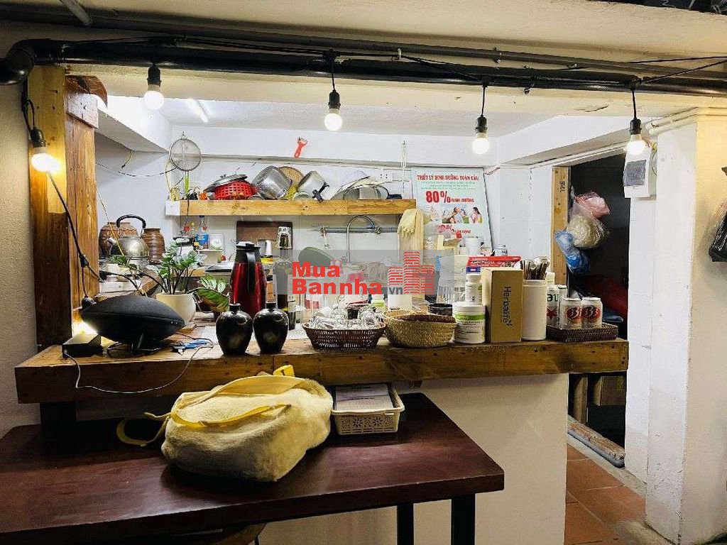 Bán nhà mặt phố Trần Quốc Hoàn 60m2. Xây 6 tầng 25 tỷ sổ đỏ chính chủ