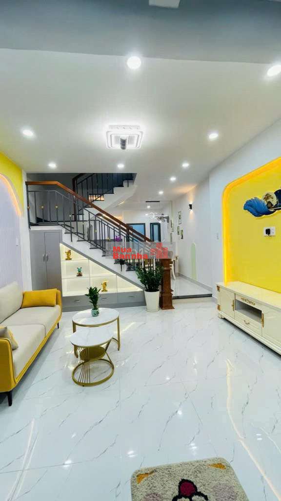 NHÀ GẦN TÊN LỬA - 4X11M - 2 TẦNG - HẺM XE HƠI - GIÁ CHỈ 3,37 TỶ