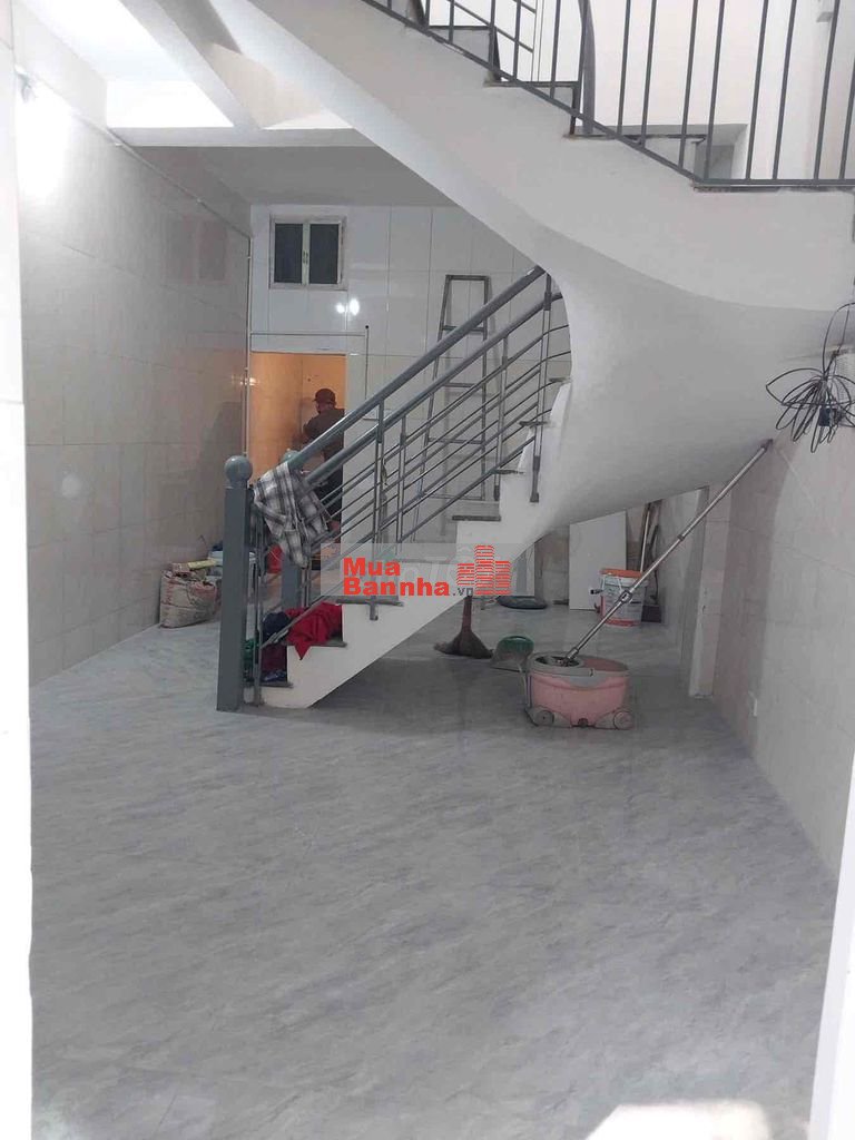 Hơn 2 tỷ chút có nhà gần oto Lê Trọng Tấn-Lô góc-32m*2,5T;MT4m;2N