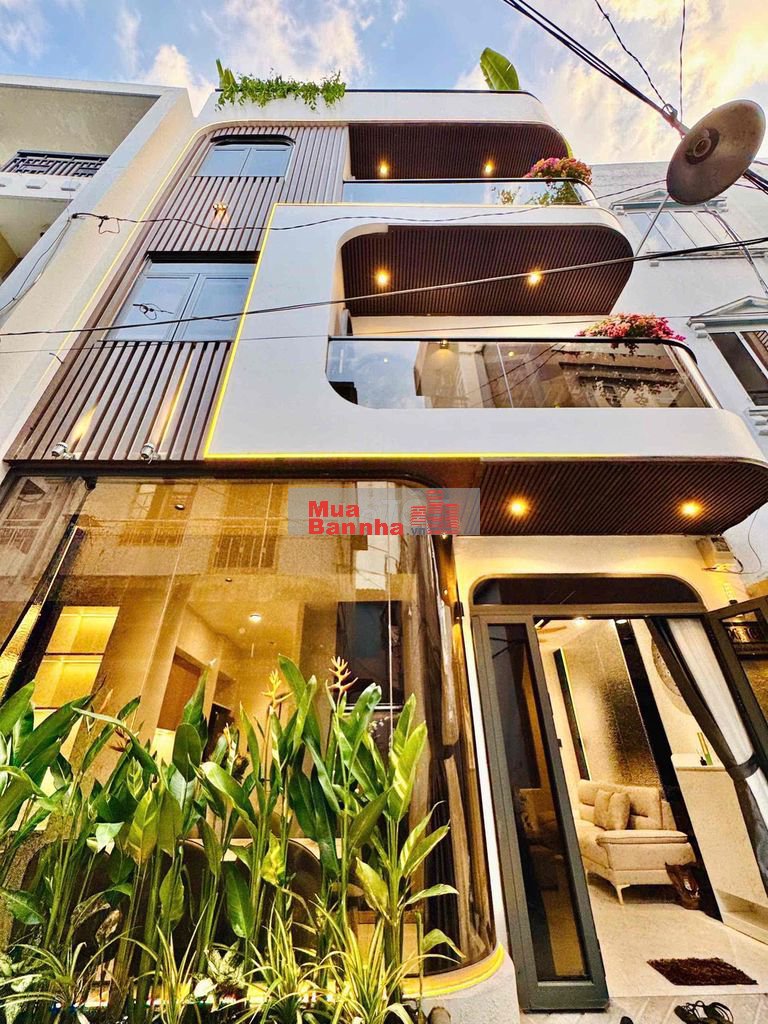 Bán nhà 3 tầng 100 Thích Q. Đức dt: 6x7m, SHR.