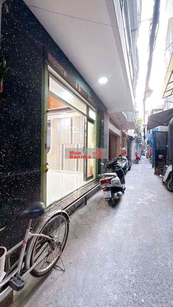 Nhà mới Đoàn Văn Bơ Q.4