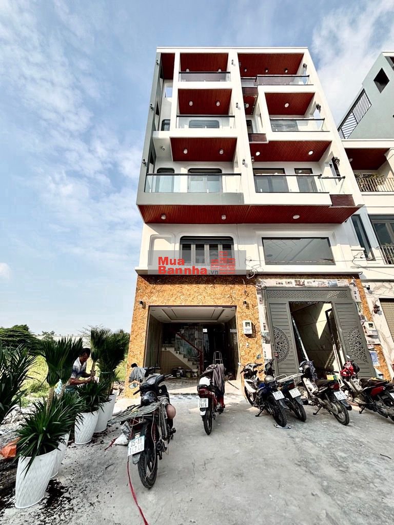 - Nhà mới đẹp hiện đại, nội thất cao cấp, thang máy xịn xò, Hẻm 10m