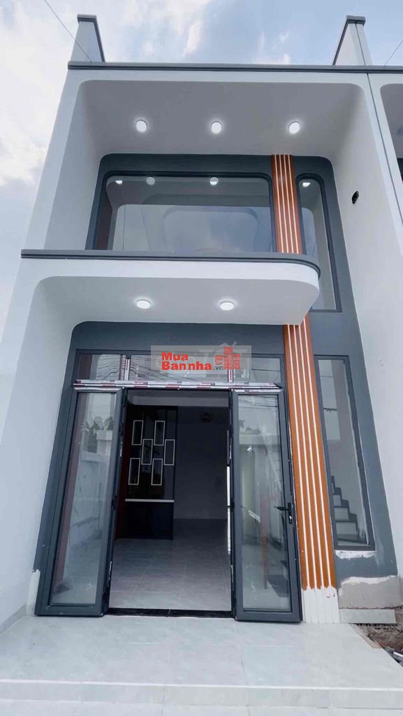 Nhà 2 tầng 5X34M - Gần Thị trấn Đức Hoà - Hẻm xe hơi - Full nội thất.