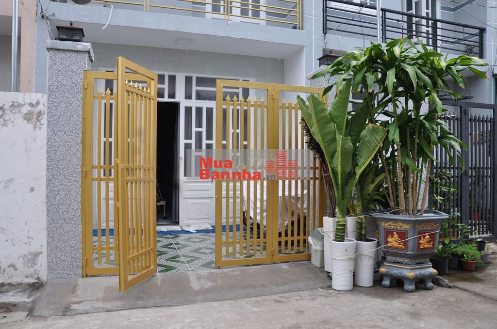 Bán nhà riêng 2,700 tỷ, 100m2, 3PN, 2WC, pháp lý đầy đủ, chính chủ