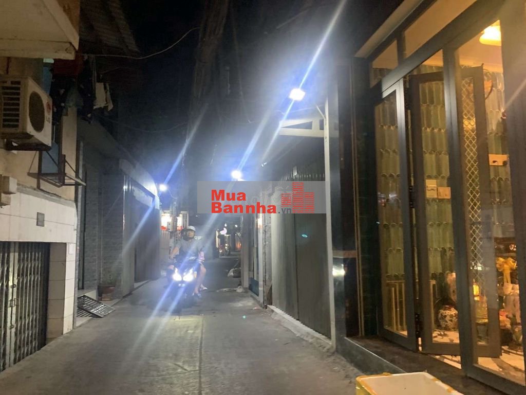 NHÀ VỊ TRÍ TIỆN KINH DOANH. ĐƯỜNG XE HƠI THÔNG. PHẠM THẾ HIỂN. P5. Q8.