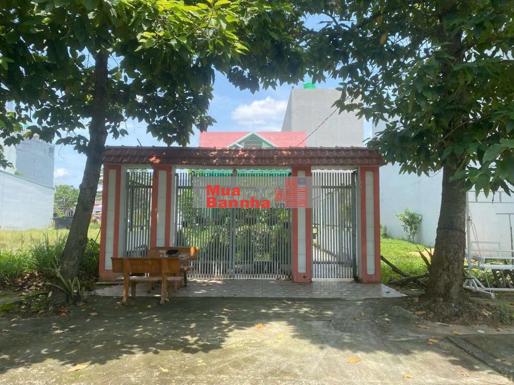 Nhà sân vườn khu dân cư đường 10 thị trấn Bến Lức