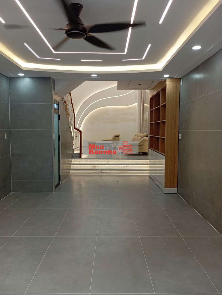 SIÊU PHẨM NHÀ 5 TẦNG NỞ HẬU CẦN BÁN GÂP