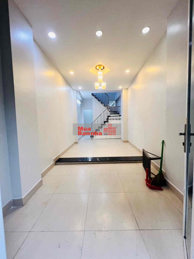 Huỳnh Tấn Phát Q7 ngay N.V.Linh - cầu Tân Thuận -3 tầng- 4 PN - SHR