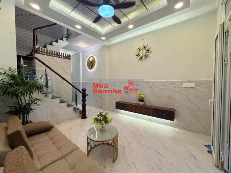 Nhà đẹp vào ở ngay 4 tầng sân thượng BTCT