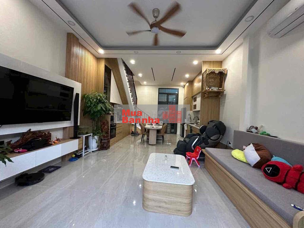 Nhà 2 mặt tiền đường xe tải, gần Gigamall Thủ Đức – 2 tầng – 100m² – 1