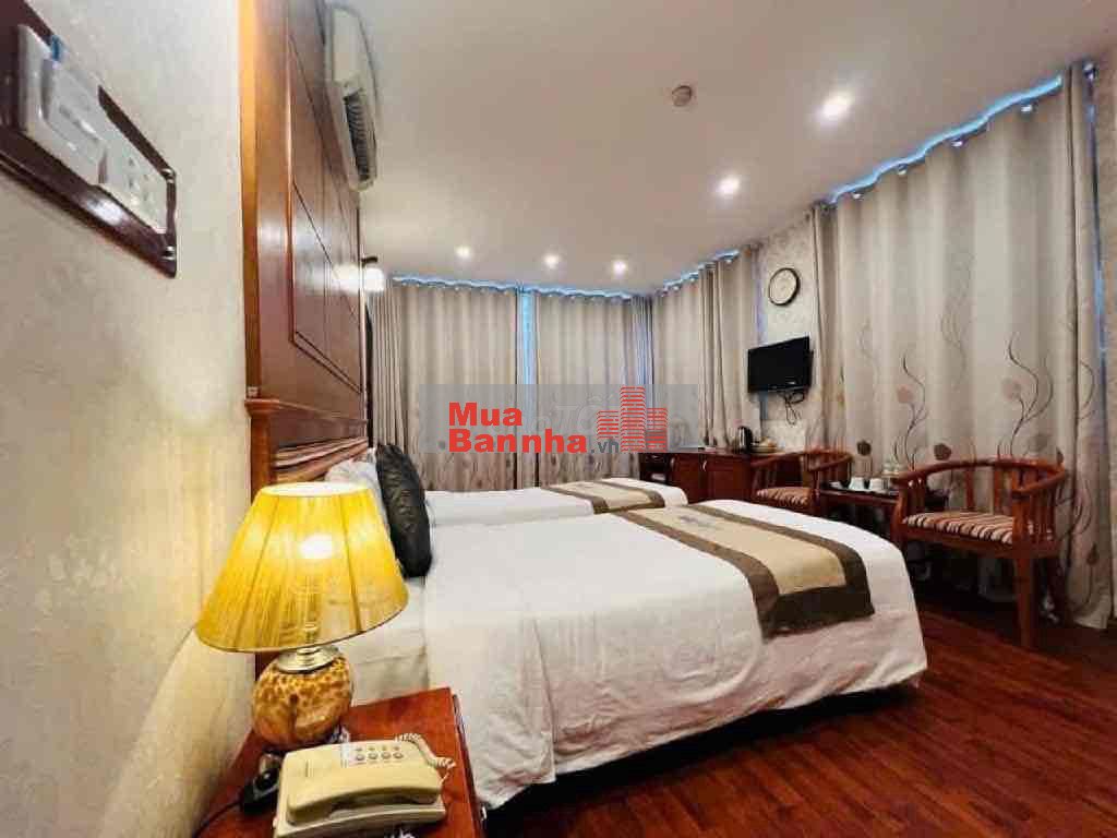 Phố Hàng Bồ 28mx3tầng chào 6,4tỷ