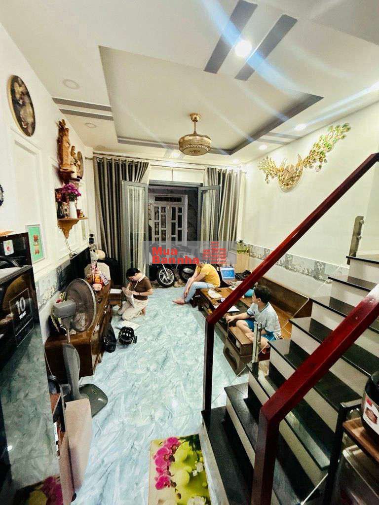 BÁN NHÀ ĐƯỜNG ĐOÀN VĂN BƠ, 28m2, 3 TẦNG, GẦN CẦU CAMELT, CHỈ 3. X TỶ