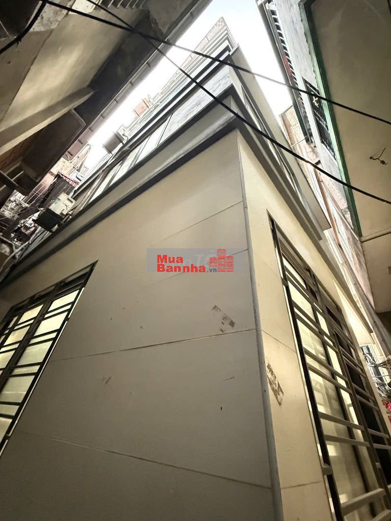 Bạch Mai - Tạ Quang Bửu - ngõ thẳng tắp ra phố - 30m2 - 5 tầng lô góc