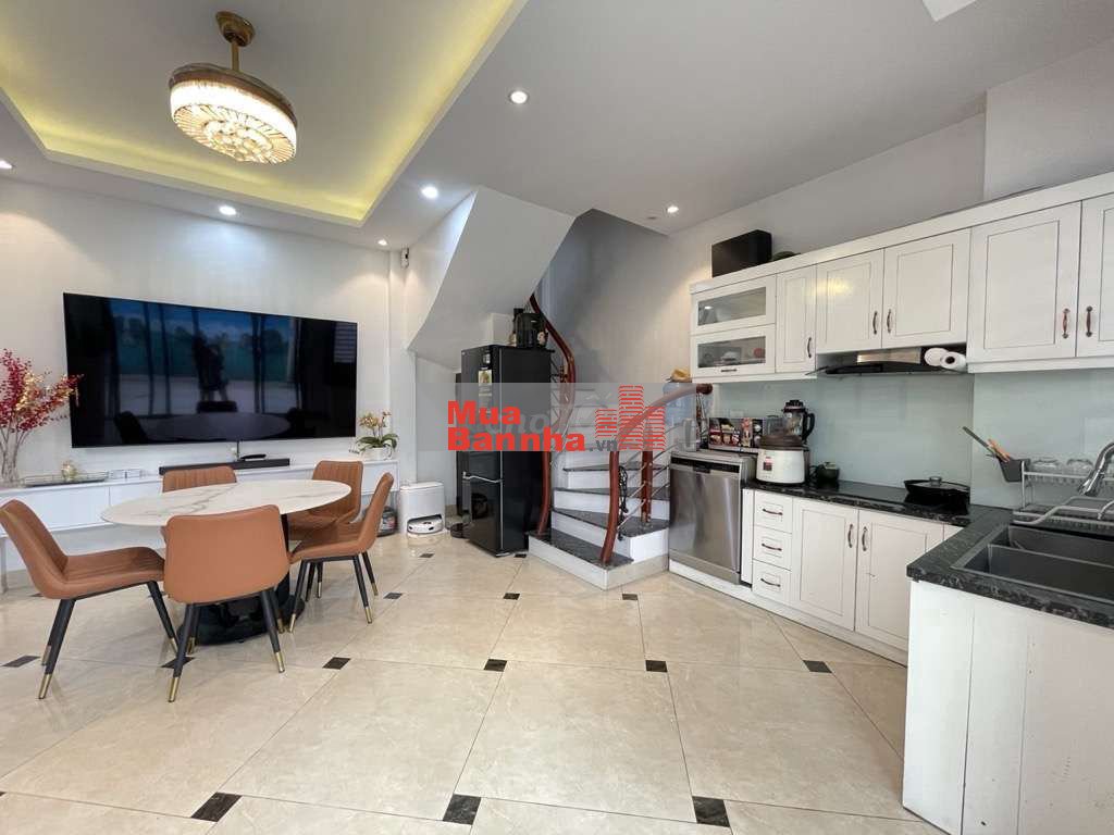 GIẢM CHÀO CẦN BÁN NHANH - Phố Nguyễn Lam- ngõ ô tô - ở ngay