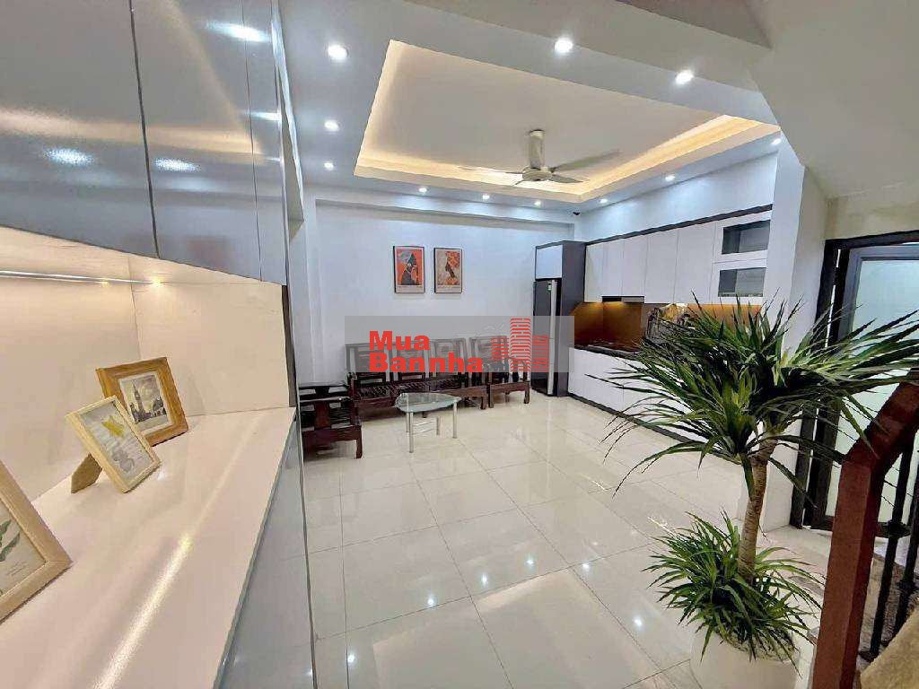 Bán Nhà ! Tây Sơn 30m2 - 5 Tầng - 3 ngủ - 8m Ô tô - 30m mặt Phố