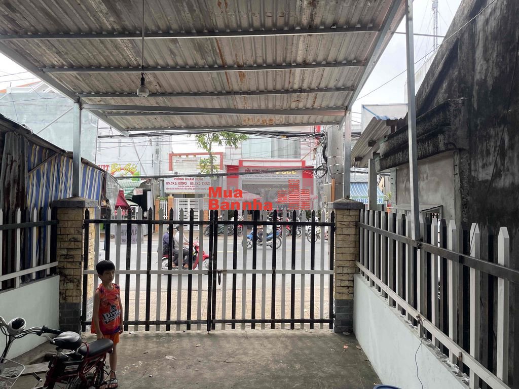 nhà mt le hong phong