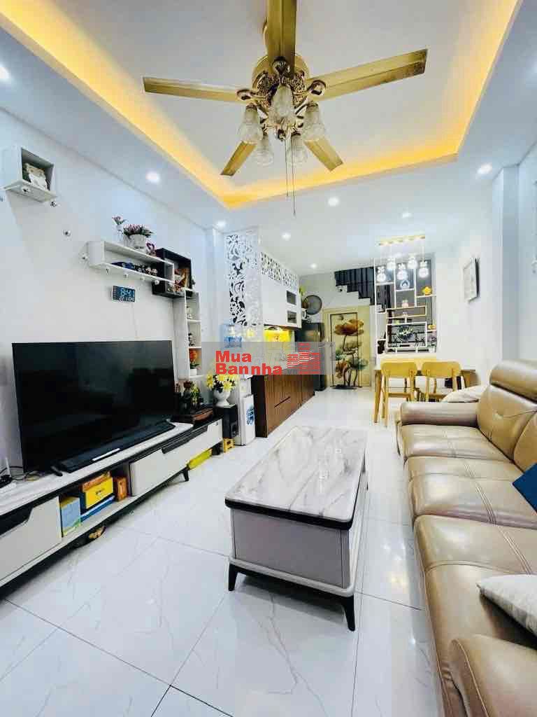 CÔ OANH CẦN BÁN GẤP CĂN NHÀ CỔ NHUẾ DT 32 m 5 Tầng