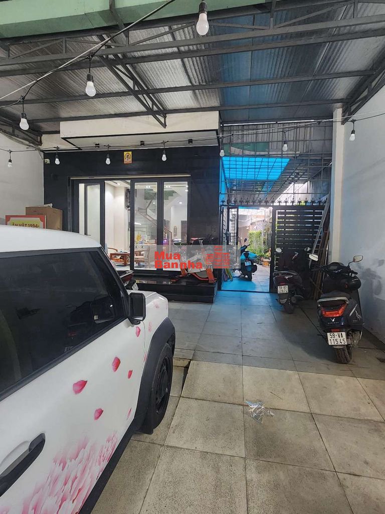 Nhà măt tiền bình hưng ( phong phú cũ) 8x36 4 tầng giá chỉ 19ty