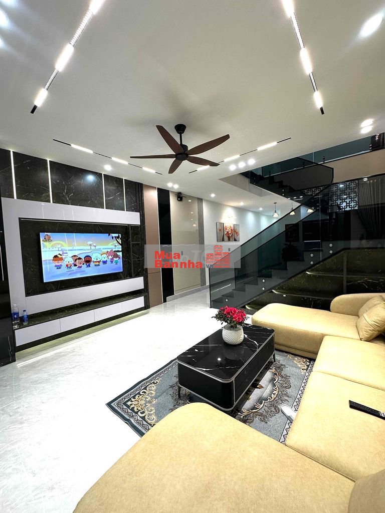 bán nhà 3tầng full nội thất vào ở ngay