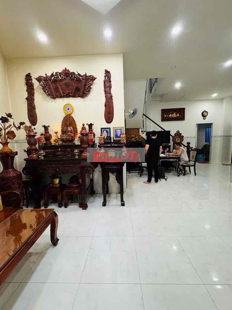 Bán Nhà Q6👉 Tân Hoà Đông Đúc BTCT _ 3PN _ 2WC _ Có Sân Bao Quanh Nhà🌹🌹