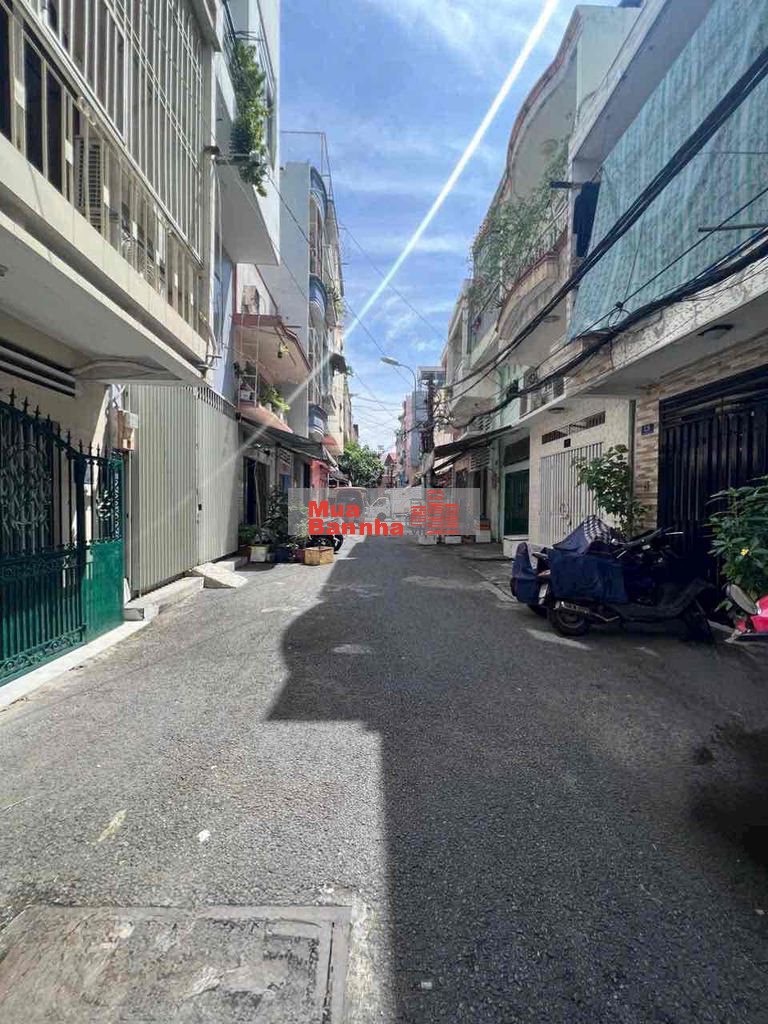 Bán nhà Hẻm Xe Hơi Bến Vân Đồn, một đời chủ hiếm hoi còn sót lại