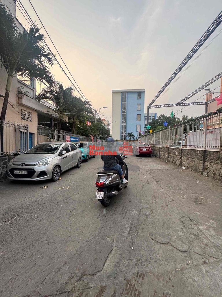 Bán nhà hẻm 4m ngang 6m nở 8m khu nhà thờ xóm chiếu