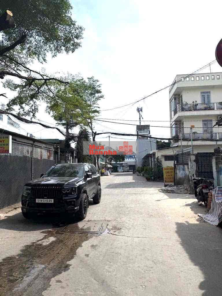 Nhà cấp 4 xe hơi ngủ nhà gần Mặt tiền Huỳnh Thị Hai, DT 98m2 (4 x 24).