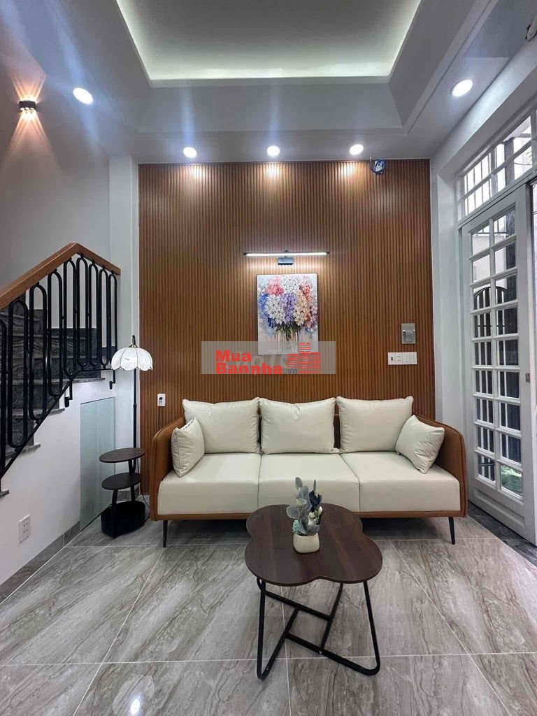 Nhà xây mới âu dương lân 5m x 6m 2 lầu st sổ hồng hoàn công