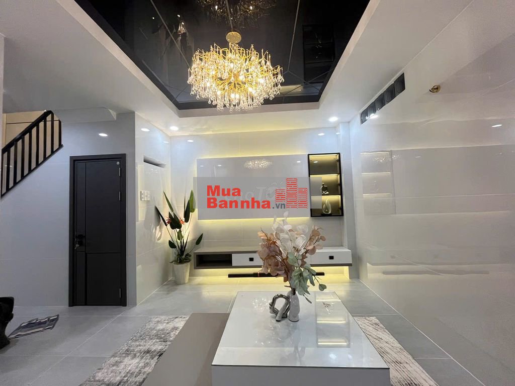 Bán nhà mới đẹp 5 tầng lầu, thang máy, NTCC Dt: 3.9x12m *** Huệ