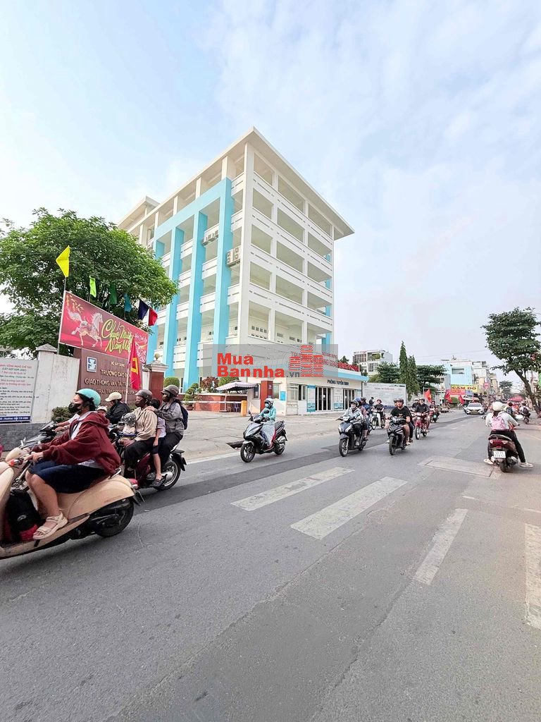 GẦN CAO ĐẲNG GIAO THÔNG VẬN TẢI TW 3, VĂN CAO CHỈ 2.X TỶ