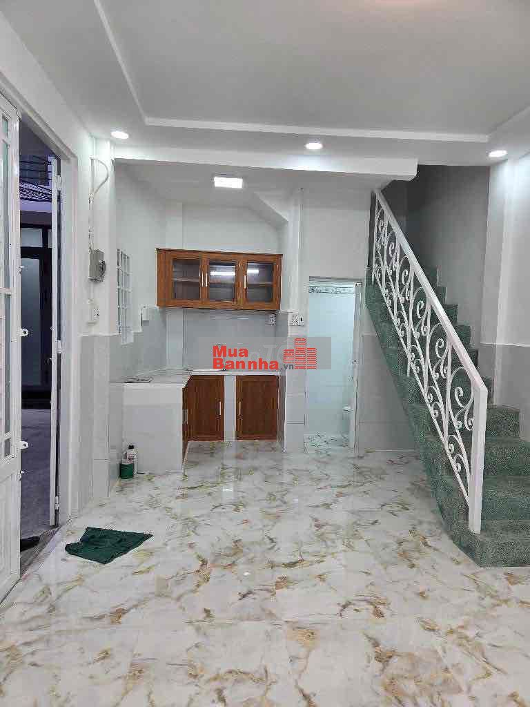 LÔ GÓC HẺM THÔNG ĐỐI DIỆN CHỢ PHẠM VĂN HAI - NGANG LỚN 6,8M - CHỈ 3TỶ4