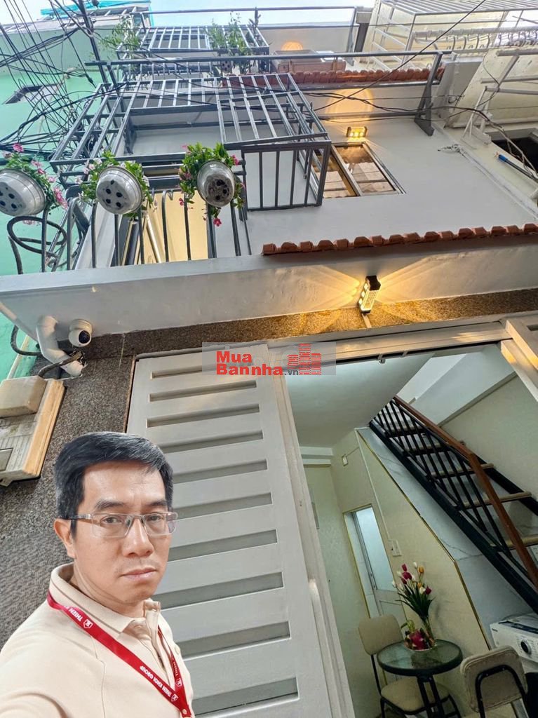 ❤️2,5 tỷ có hộ khẩu Q1, ngay chợ Tân Định - Nhà mới đẹp 3 tầng, 2PN,