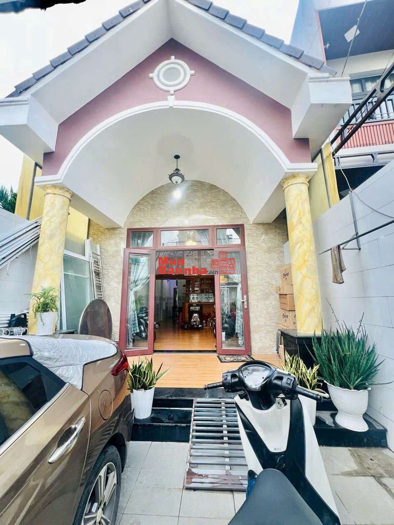 Nhà mặt tiền phố, 100m2 ,2 phòng ngủ, đường đồng khởi, tân phong