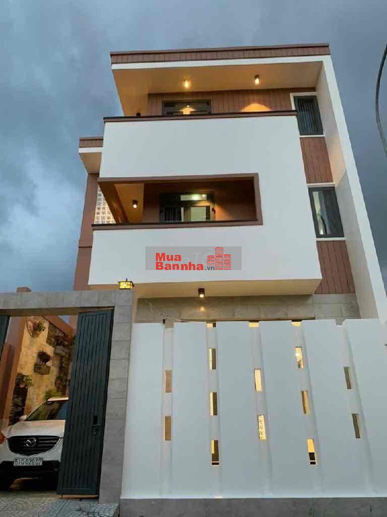 Nhơn Đức - Nhà bè, bán nhà đẹp 3 tầng,92m2, hẻm xe hơi. Giá 5.8 tỷ