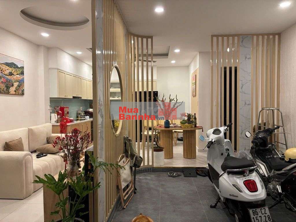 KẾ BÊN AEON TÊN LỬA - NGANG GẦN 6M - HẺM XE HƠI- HƠN 50M2 2 TẦNG