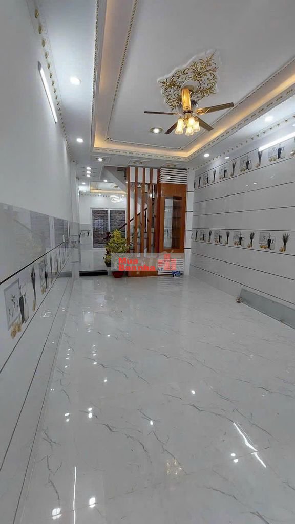 Nhà Như Mới, 1Trệt 2Lầu 4PN, 4x18m, Oto Vô Nhà, Ngay Ngã Tư Gò Mây