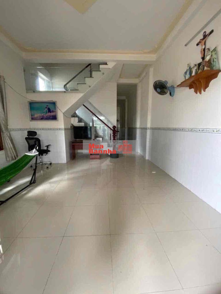 nhà lầu 149m2 giá rẻ ngang 6m