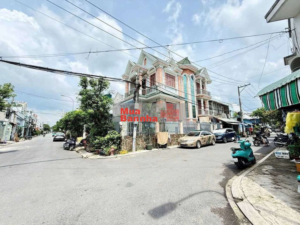 Biệt Thự Mini 8,5m x 18m.Xây Bán Hầm 3 lầu Góc 2MT Đường Hiệp Thành 18