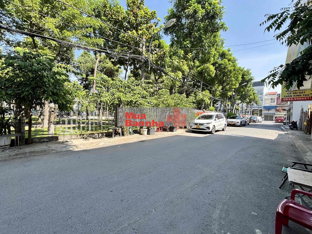 NHÀ GẦN CV LÀNG HOA MÁT MẺ QUANH NĂM